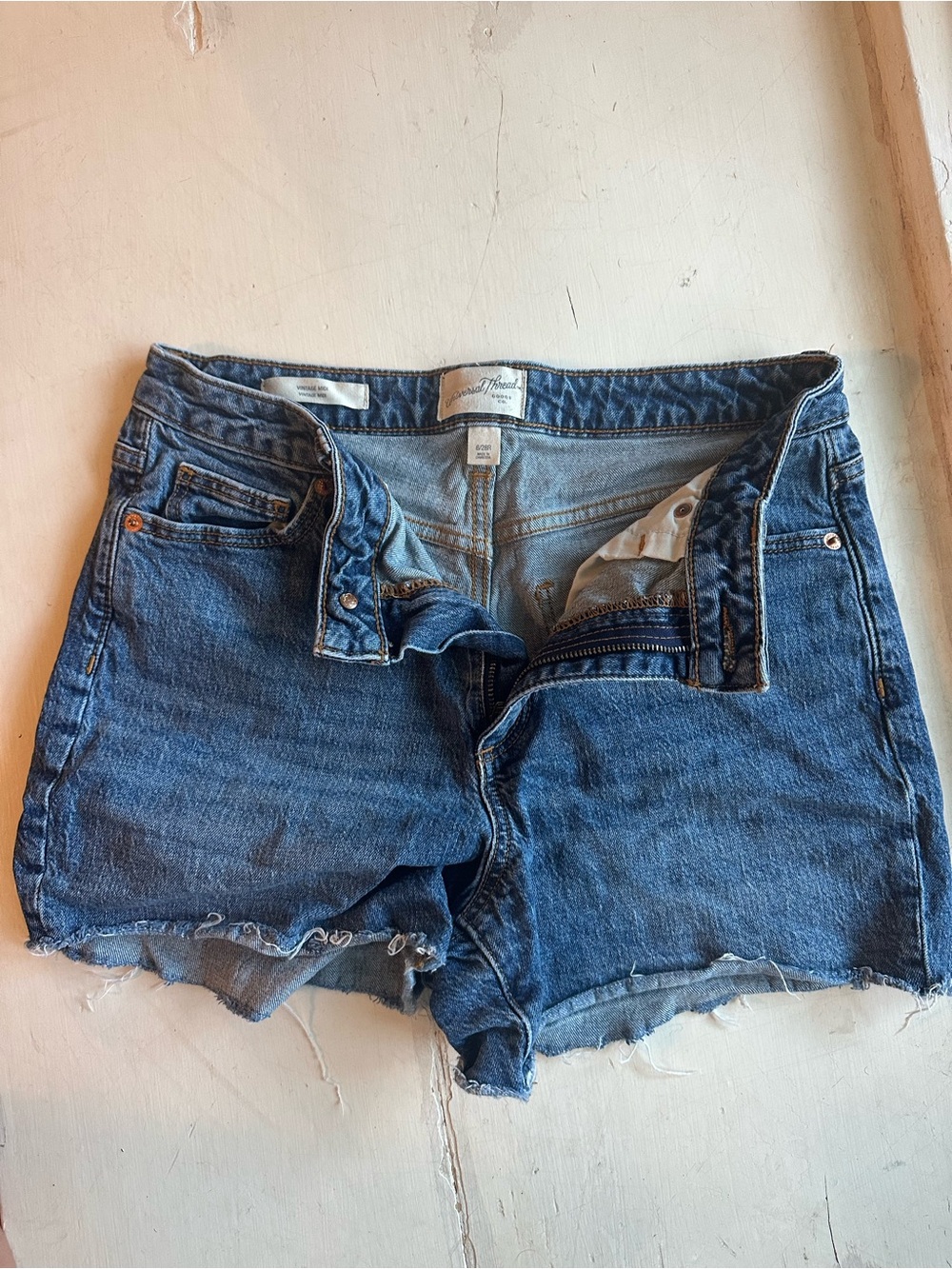 Universal Thread Distressed Mid-Rise Denim Shorts - Blue